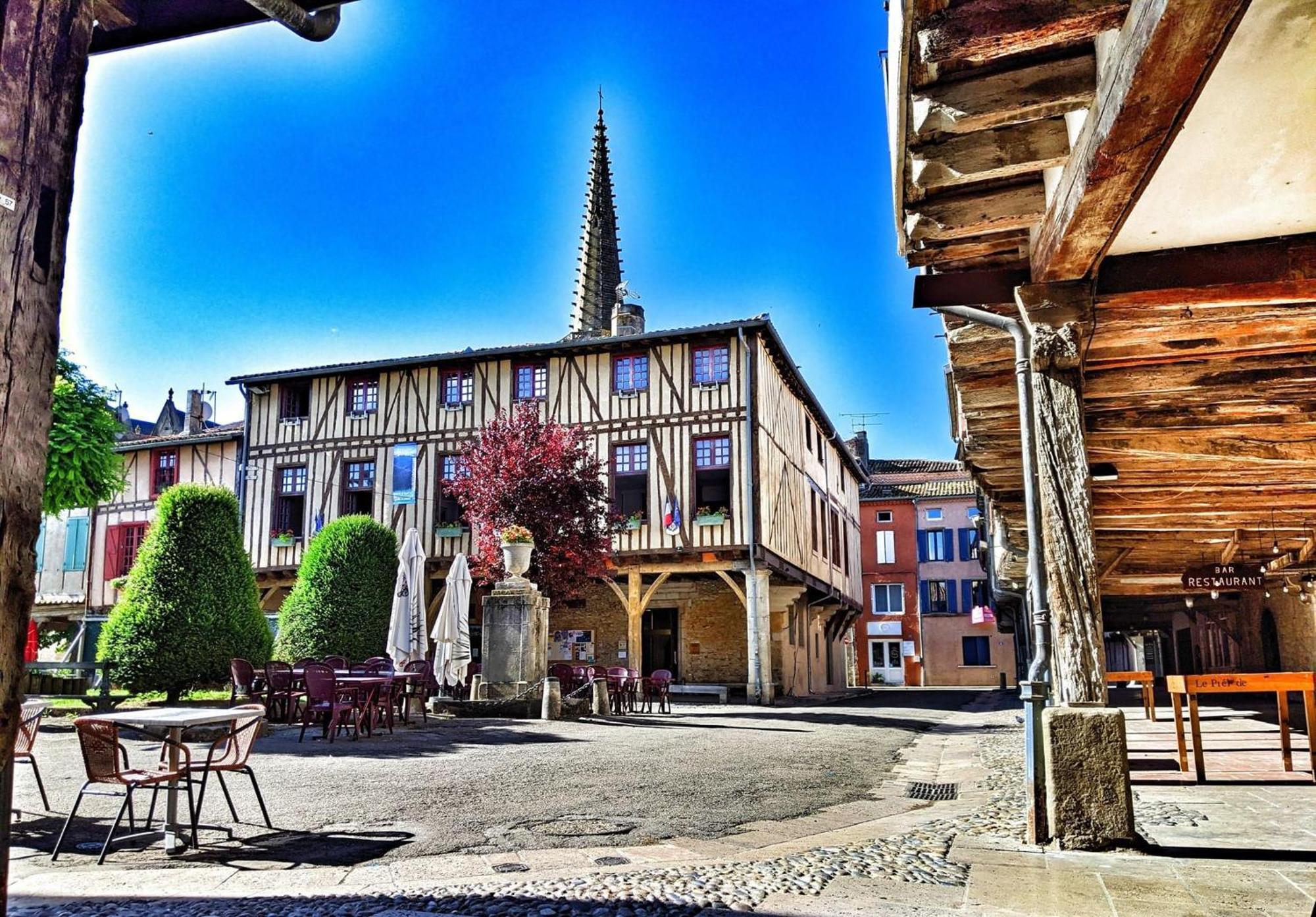 Labyrinthe Sur La Place D, Hotes , Calme ,netflix Mirepoix (Ariege)
