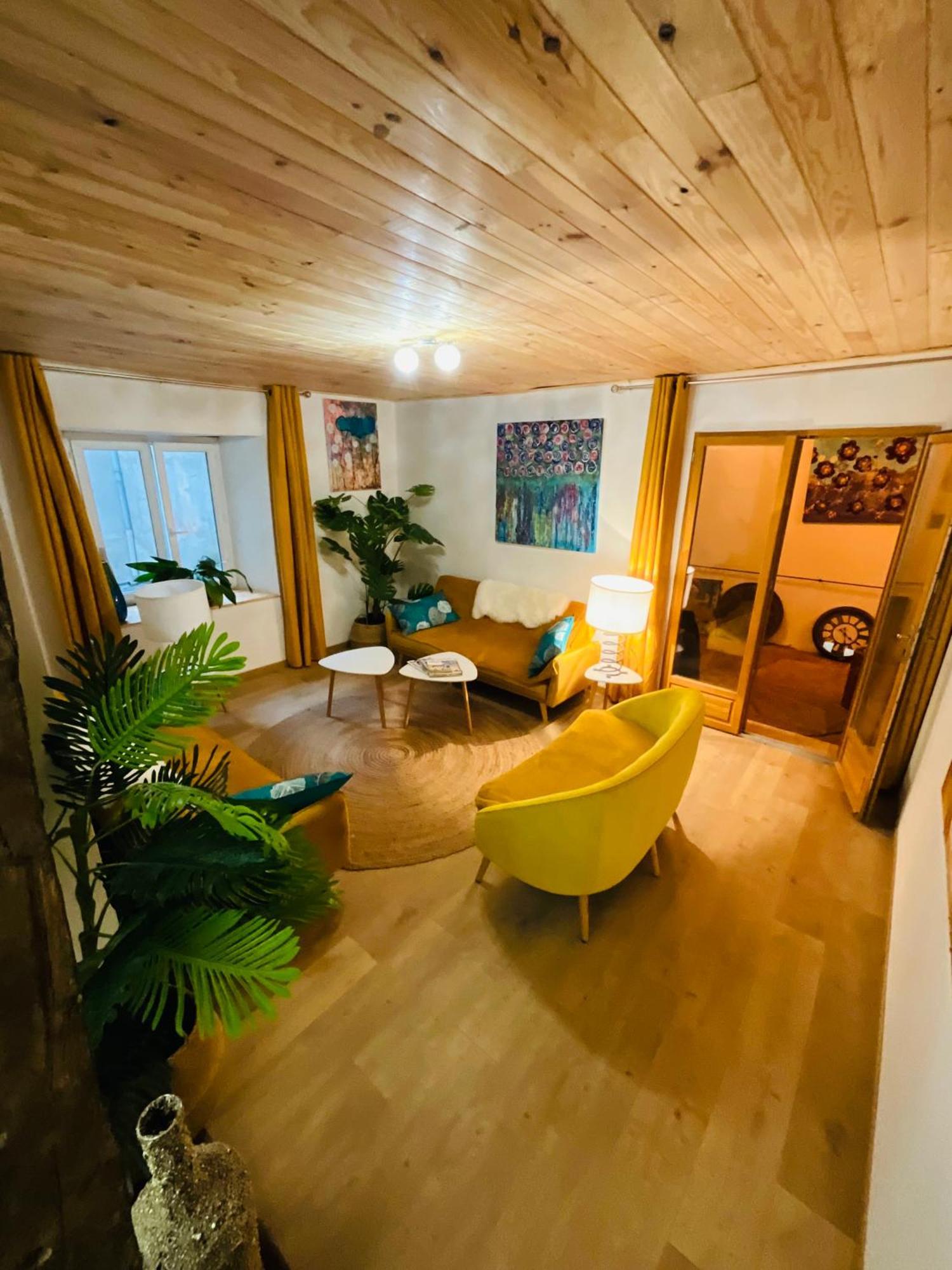 Labyrinthe Sur La Place D, Hotes , Calme ,netflix * Mirepoix (Ariege)